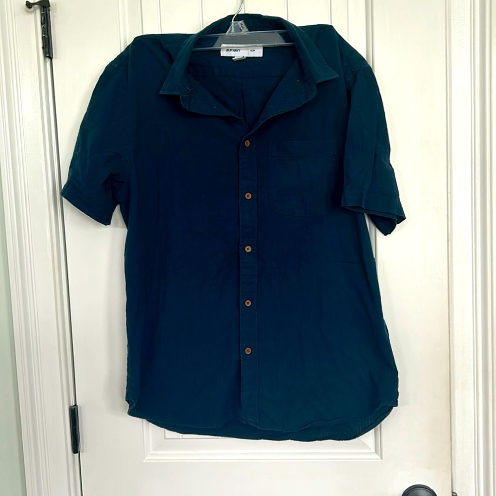 Navy 100 percent cotton Old Navy short sleeve button down men’s slim size Large